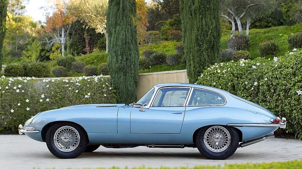 Click to Enlarge-Esc to Close myimgs/ArtDecoCars1937-60/1962 Jaguar E-Type 3.8 Fixed Head Coupé.jpg